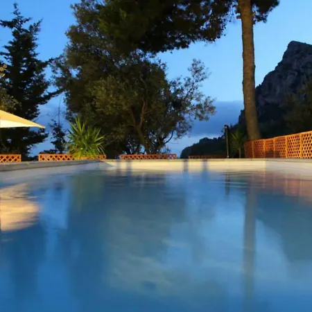 - Marina Villa Massa Lubrense