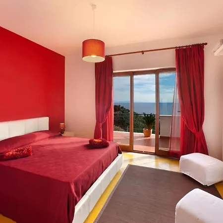 - Marina Villa Massa Lubrense