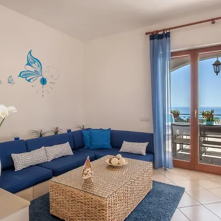 - Marina Villa *