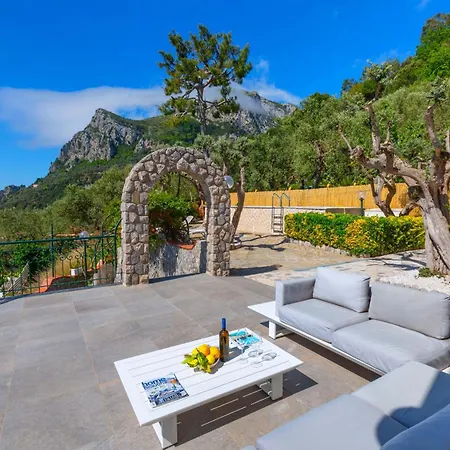 - Marina Villa *